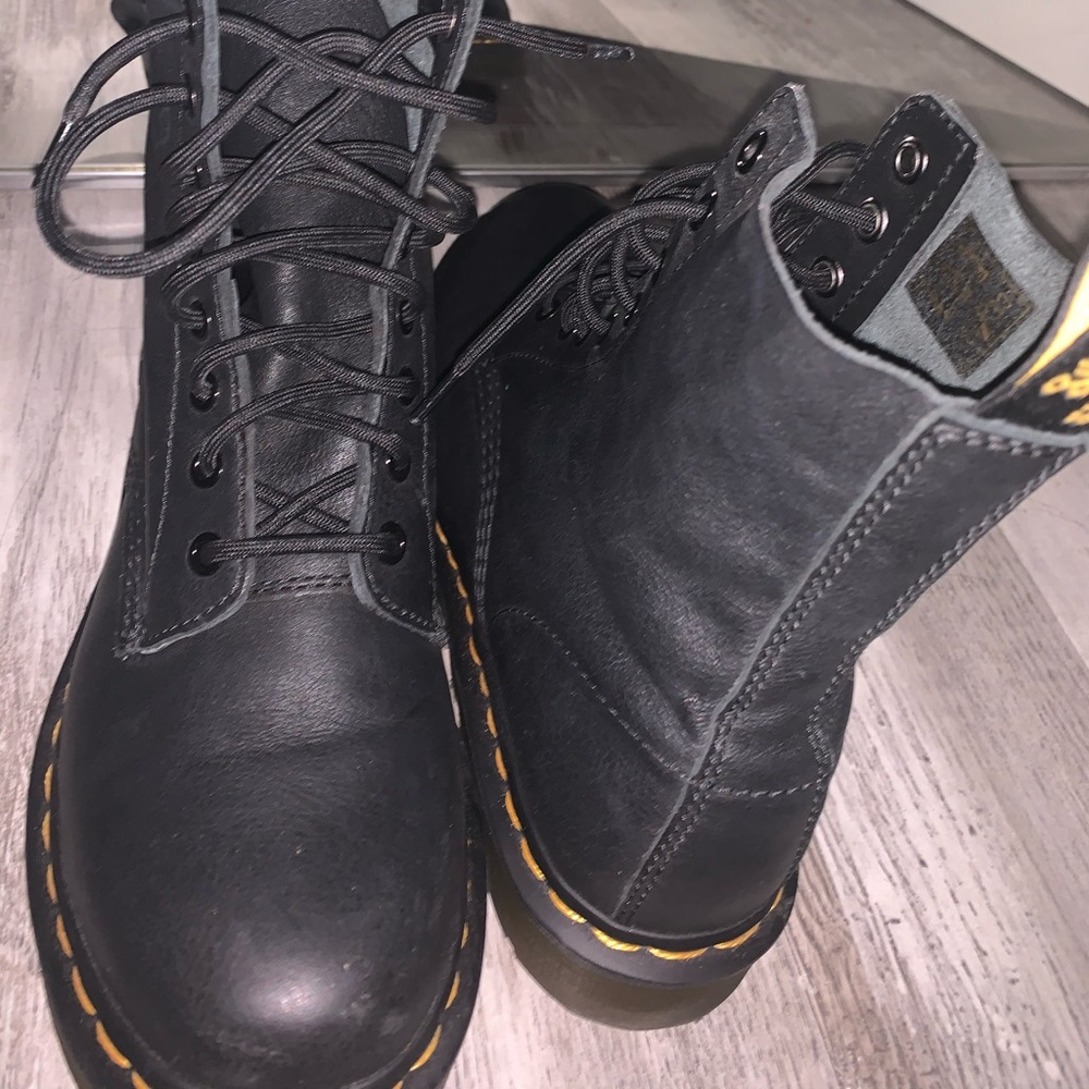 Dr marten boots size 8